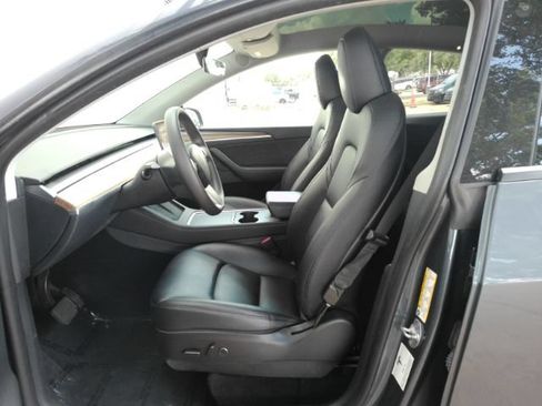 Used 2023 Tesla Model Y AWD image 12