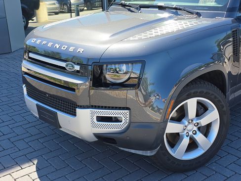 Certified 2024 Land Rover Defender 110 SE AWD/4WD image 9