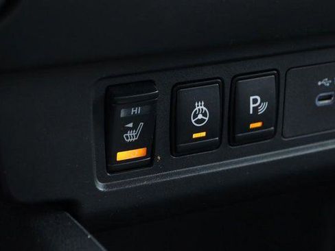 Used 2025 Nissan Frontier SV w/ SV Convenience Package RWD image 18