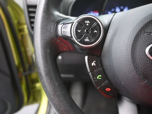 Used 2018 Kia Soul + FWD image 7