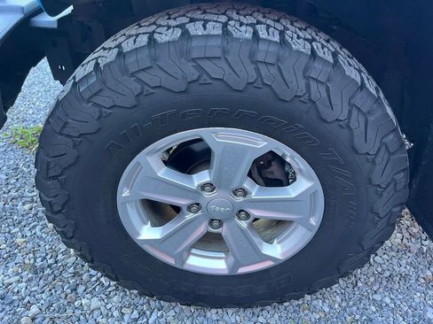 Used 2017 Jeep Wrangler Unlimited Sahara w/ Quick Order Package 24E Chief AWD/4WD image 25