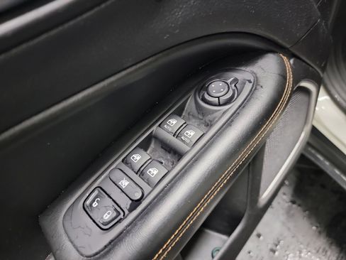 Used 2018 Jeep Compass Limited w/ Navigation Group image 17