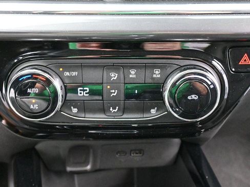Used 2025 Chevrolet Trax ACTIV w/ Driver Confidence Package FWD image 23