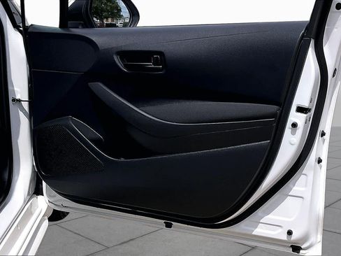 Used 2025 Toyota Corolla LE FWD image 23