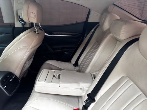 Used 2014 Maserati Ghibli RWD image 37