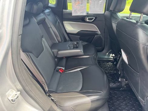 Certified 2023 Jeep Compass Limited AWD/4WD image 16