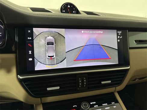 Certified 2022 Porsche Cayenne w/ Premium Package image 30