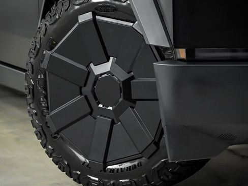 Used 2024 Tesla Cybertruck AWD Crew Cab image 3