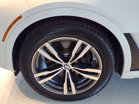 Used 2026 BMW X7 xDrive40i w/ M Sport Package AWD/4WD image 8