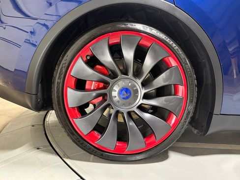 Used 2024 Tesla Model Y Performance image 32
