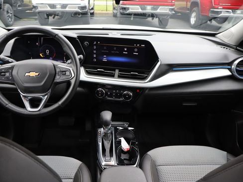 Used 2025 Chevrolet Trax LT w/ Driver Confidence Package FWD image 7