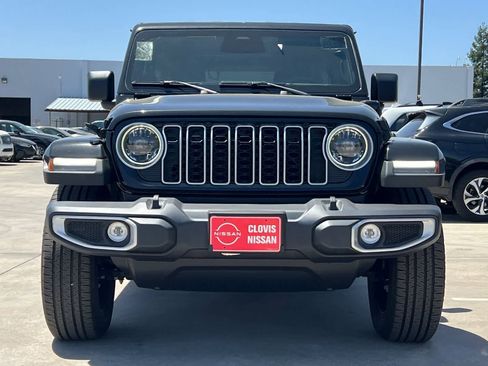 Used 2025 Jeep Wrangler Unlimited Sahara AWD/4WD image 11