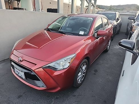 Certified 2017 Toyota Yaris iA image 1