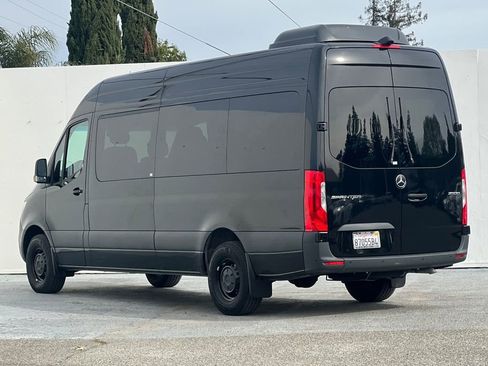Used 2024 Mercedes-Benz Sprinter 2500 image 5