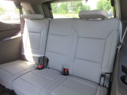 New 2026 GMC Yukon Elevation w/ Elevation Premium Package AWD/4WD image 13