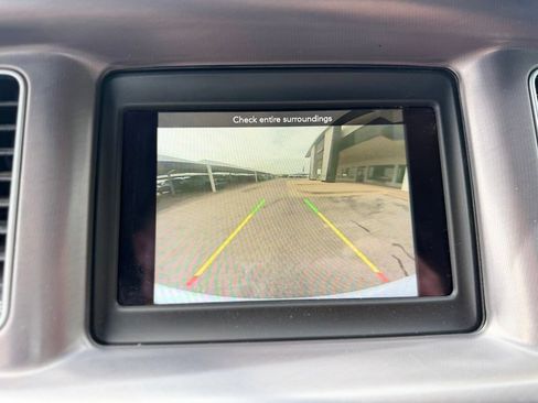 Used 2020 Dodge Charger SXT RWD image 13