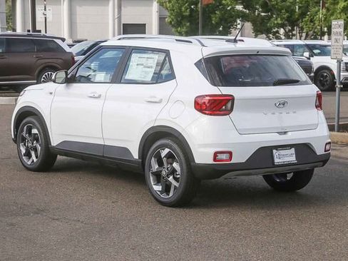 New 2026 Hyundai Venue SEL image 2