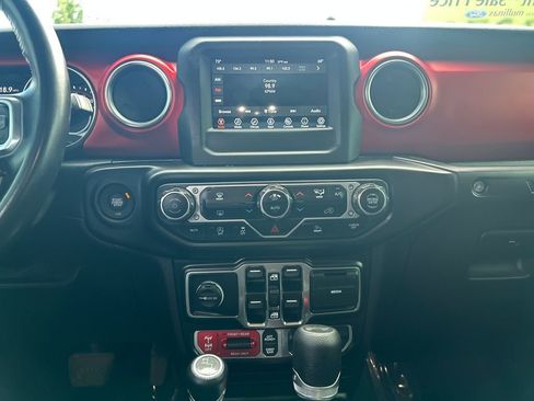 Used 2021 Jeep Wrangler Unlimited Rubicon AWD/4WD image 25