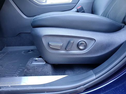 New 2026 Toyota Highlander Platinum image 12