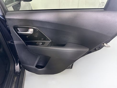 Used 2022 Kia Niro EX Premium image 31