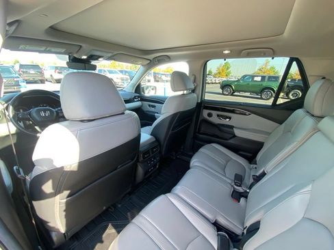 Used 2023 Honda Pilot Touring image 25