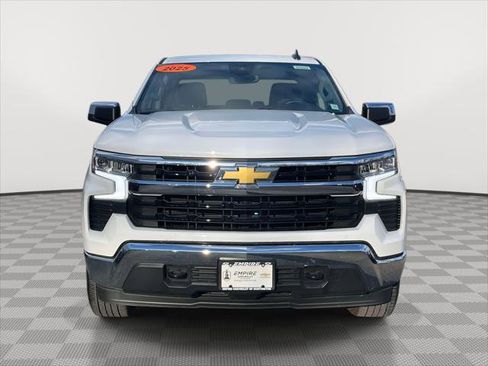 Used 2025 Chevrolet Silverado 1500 LT image 2