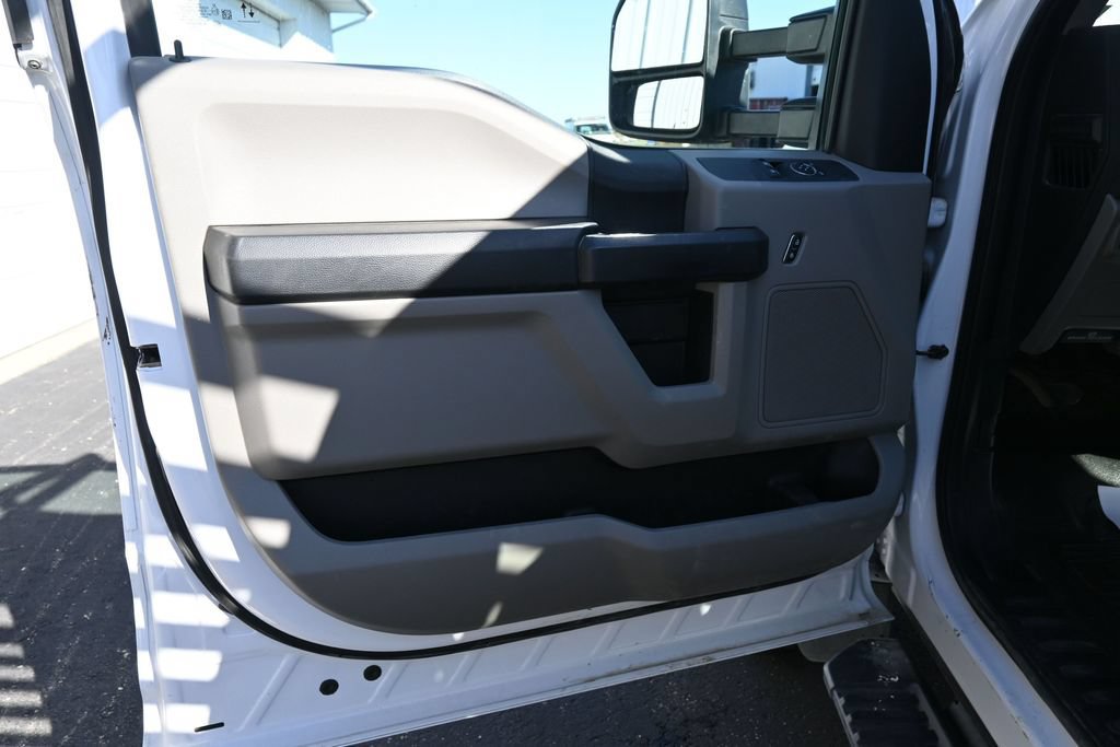 Used 2021 Ford F550 4x4 Regular Cab Super Duty image 19
