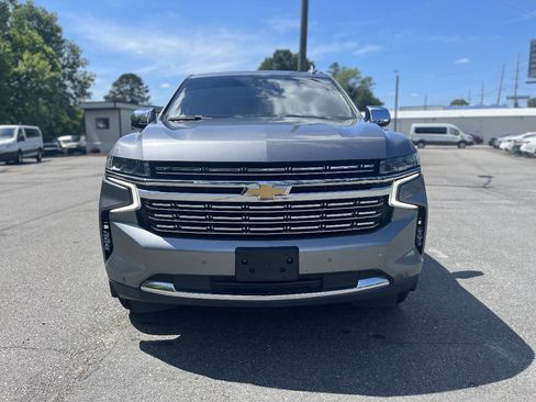 Used 2022 Chevrolet Suburban Premier AWD/4WD image 3