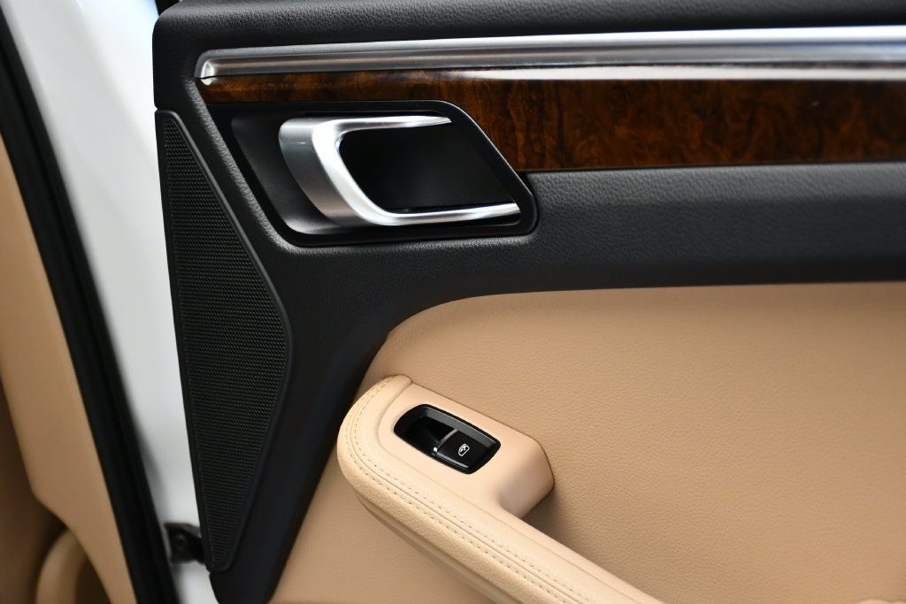 Certified 2023 Porsche Macan S AWD/4WD image 47