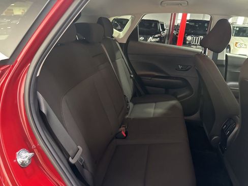 Used 2025 Hyundai Kona SEL AWD/4WD image 35