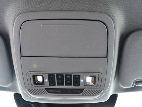 Used 2022 Ford Explorer XLT w/ Equipment Group 202A image 34