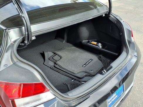 Certified 2025 Hyundai Elantra Sport FWD image 10
