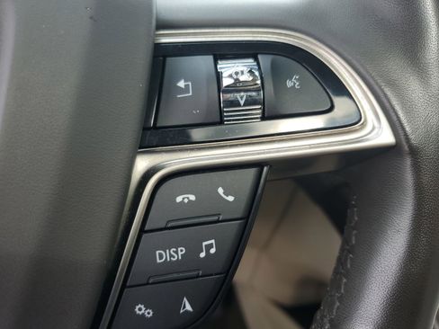 Used 2021 Lincoln Nautilus FWD image 12