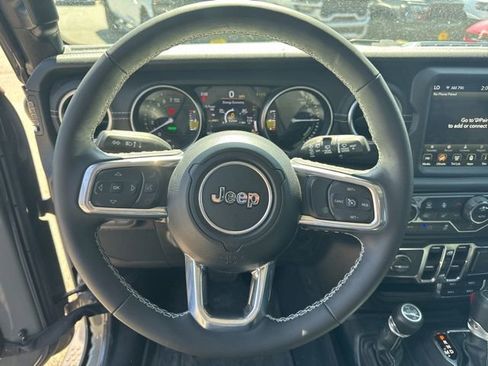 Used 2023 Jeep Wrangler Unlimited Sahara w/ Cold Weather Group AWD/4WD image 20