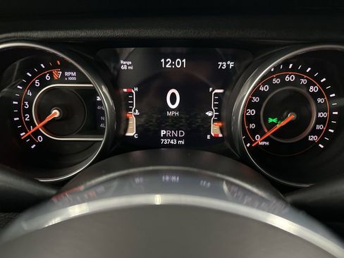 Used 2018 Jeep Wrangler Unlimited Sahara image 14