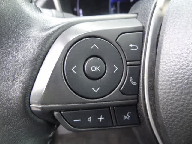 Certified 2025 Toyota Corolla Cross XLE FWD image 16