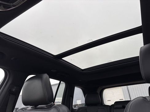 Used 2023 Jeep Grand Cherokee Overland image 47