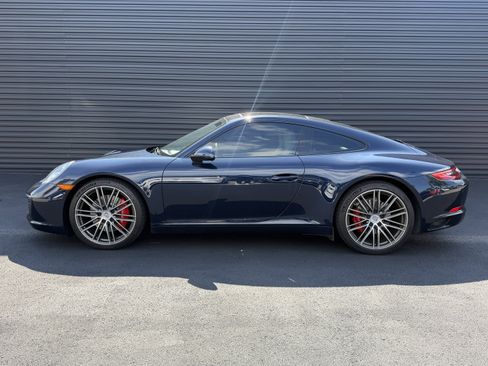 Used 2019 Porsche 911 Carrera S RWD image 2