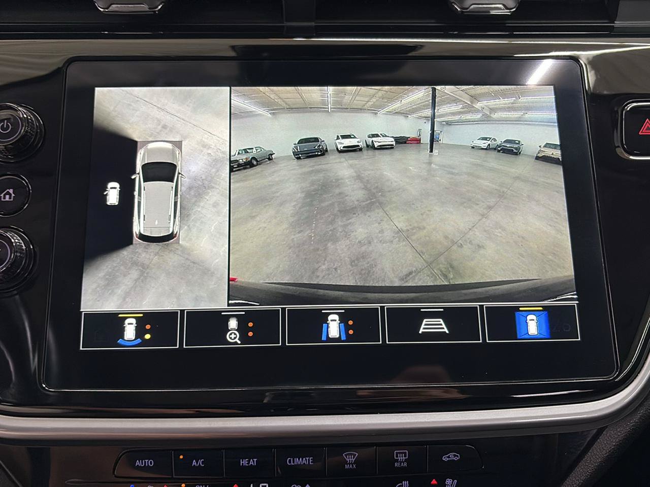 Used 2023 Chevrolet Bolt EUV Premier w/ Sun & Sound Package FWD image 23