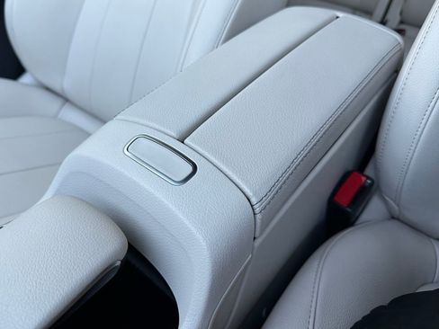 Used 2023 Mercedes-Benz GLB 250 4MATIC w/ Premium Package image 61