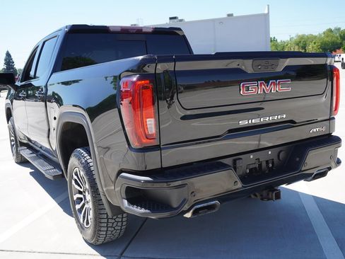 Used 2020 GMC Sierra 1500 AT4 w/ Off-Road Performance Package image 14