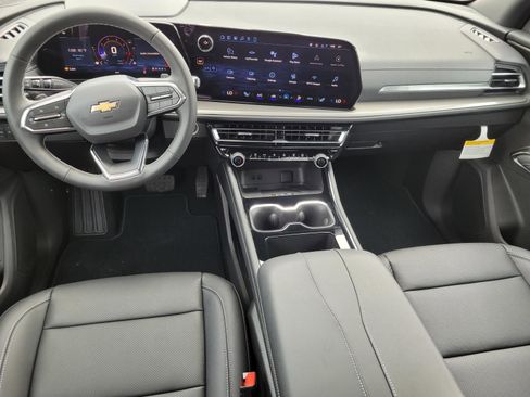 New 2026 Chevrolet Traverse LT w/ Driver Confidence Package FWD image 11