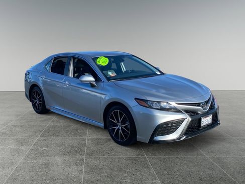 Used 2023 Toyota Camry SE FWD image 7