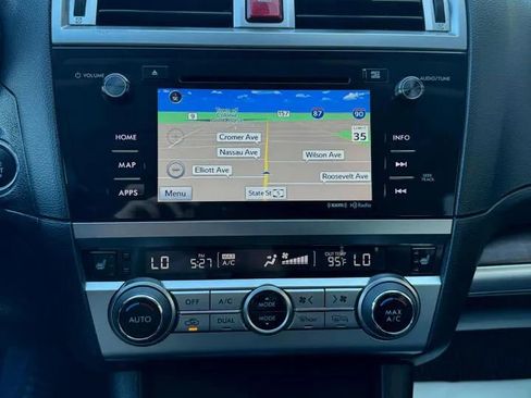 Used 2017 Subaru Outback 3.6R Limited image 16