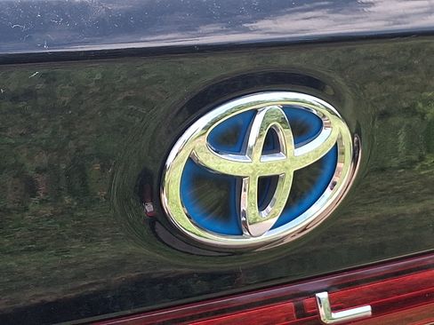 Used 2022 Toyota Avalon Limited w/ Advanced Safety Package FWD image 6