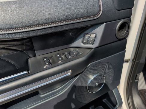 Used 2019 Ford Expedition Platinum AWD/4WD image 14
