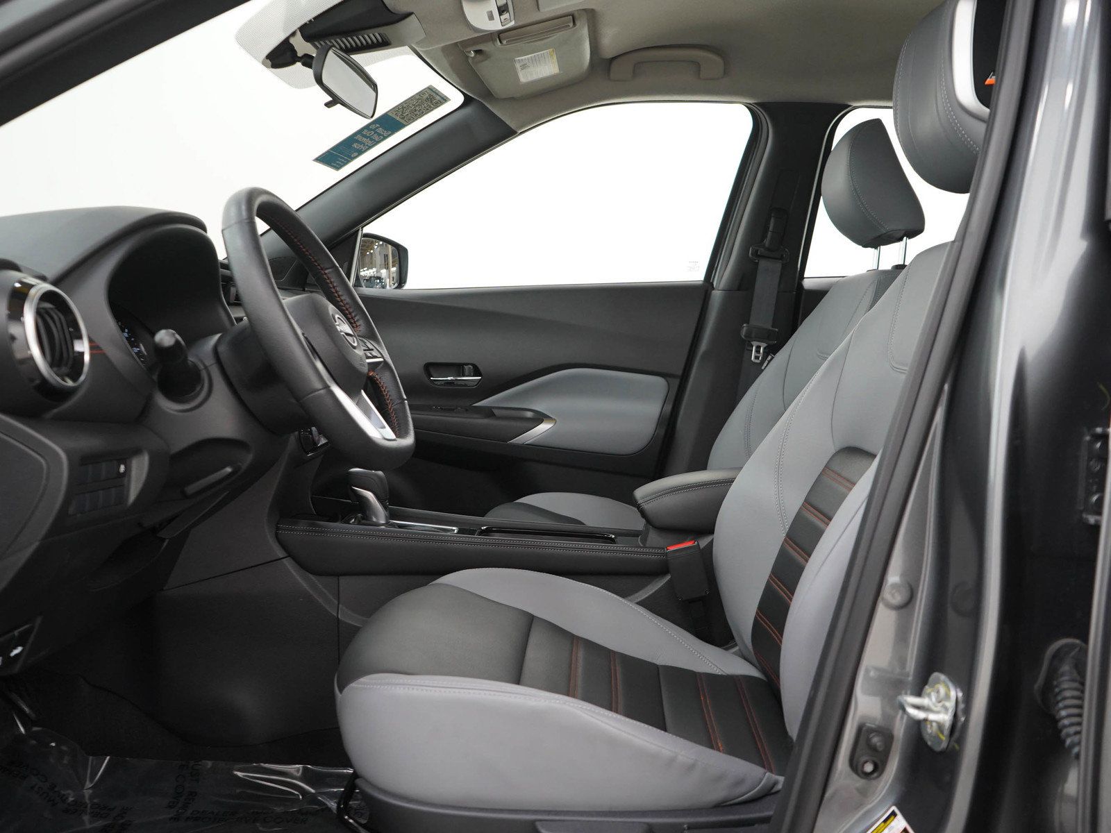 Used 2024 Nissan Kicks SR w/ SR Premium Package FWD image 21