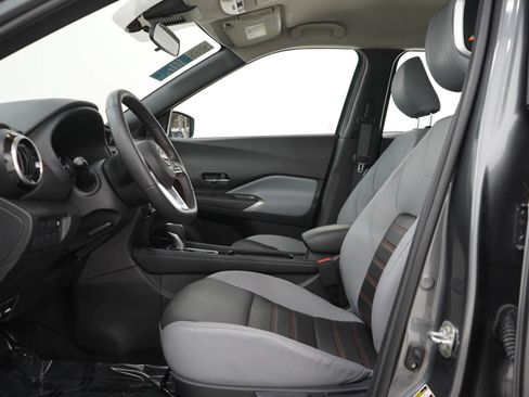 Used 2024 Nissan Kicks SR w/ SR Premium Package FWD image 21