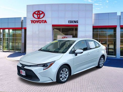 Used 2022 Toyota Corolla LE image 8
