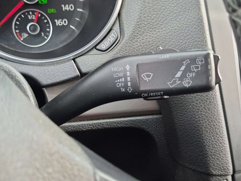 Used 2013 Volkswagen Golf 4-Door FWD image 16